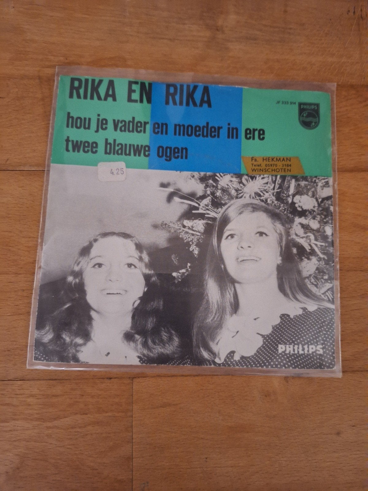 Rika en Rika - Hou je vader en moeder in ere/Twee blauwe og, Gebruikt, 7 inch, EP, Nederlandstalig