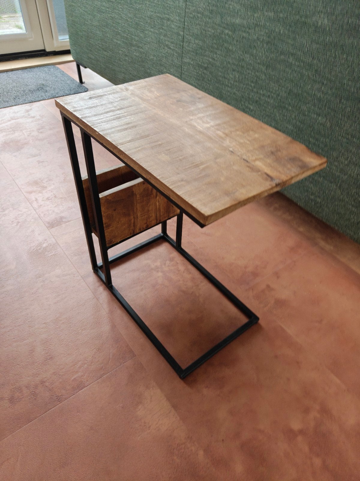 Bijzettafel mangohout, schuift over bank heen, Minder dan 55 cm, Gebruikt, Industrieel, Rechthoekig