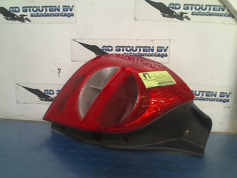 Achterlicht Links Renault Clio III (BR/CR) 2006 89035079, Auto-onderdelen, Gebruikt, Renault Deutschland AG, Dialog.deutschland@renault.de