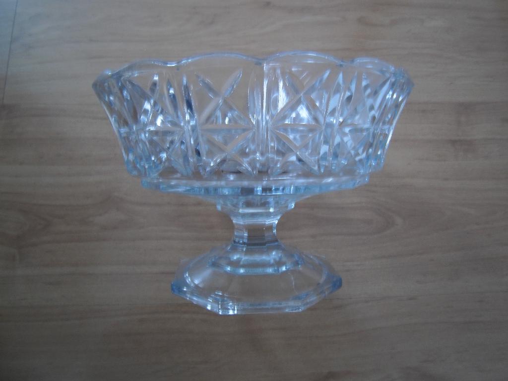 oude glazen fruitschaal op voet vintage, Gebruikt, Schaal, Rond, Ophalen of Verzenden