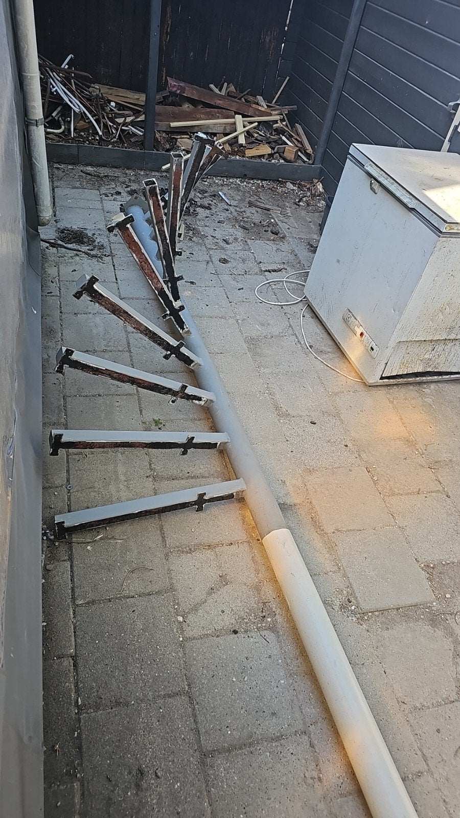 Spiltrap 225 cm hoog met 10 treden en voetplaat 20x20, Doe-het-zelf en Verbouw, Ladders en Trappen, Ophalen