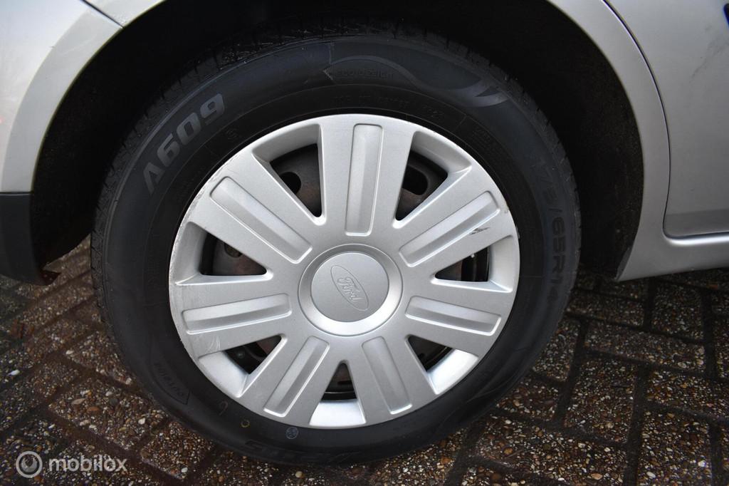 Ford Fiesta 1.3 Ambiente 5DRS,|Airco|15-02-2027 APK!, Auto's, 1299 cc, Stof, 4 cilinders, 49 €/maand