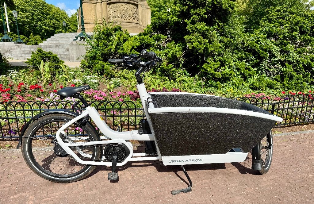 Urban Arrow Family Performance Plus (White), Fietsen en Brommers, Fietsen | Bakfietsen, Elektrisch, Zo goed als nieuw, 2 kinderen