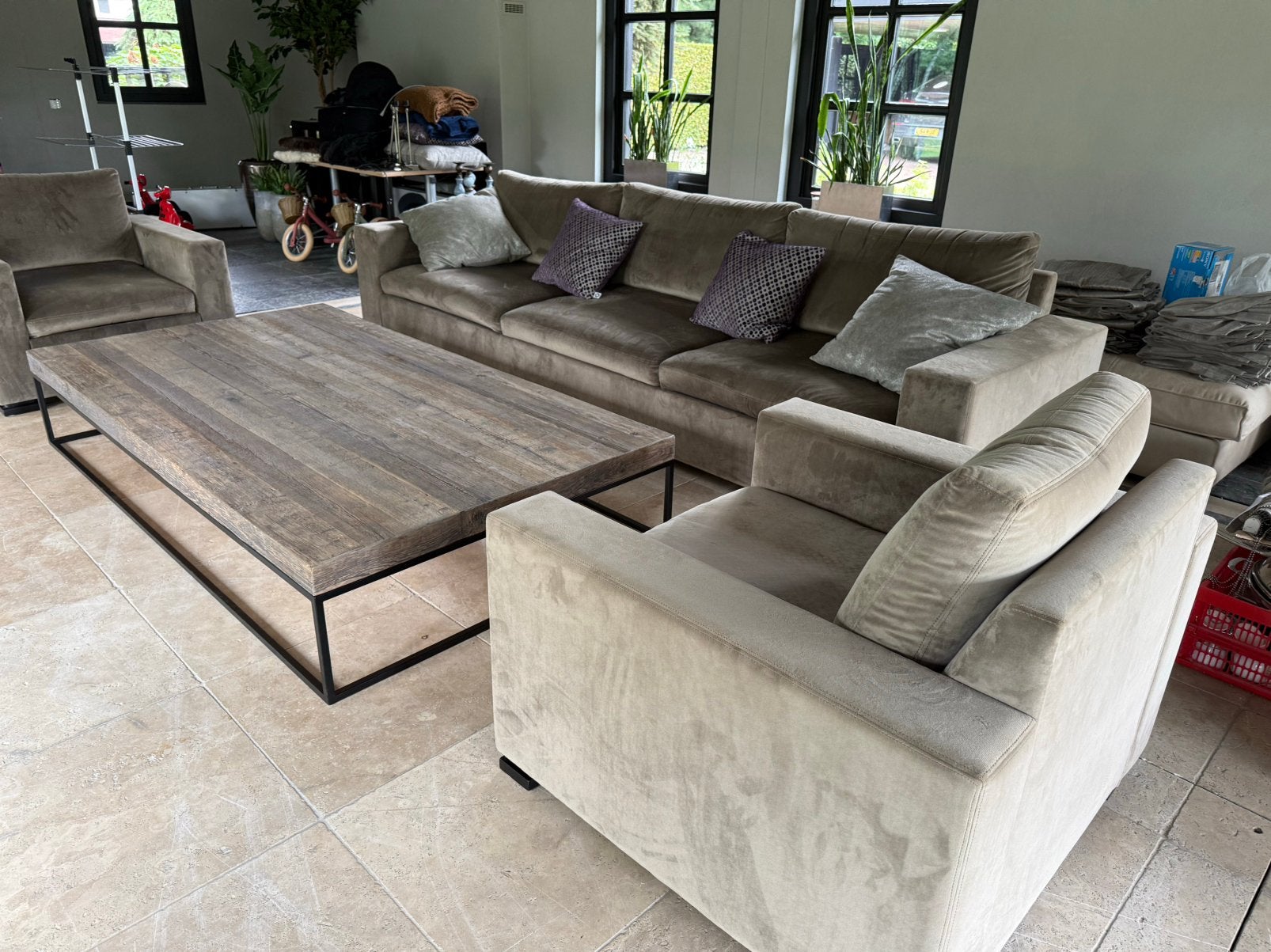 Luxe 3-zits bank en fauteuil set in taupe velours, Ophalen, 250 tot 300 cm, Gebruikt, 100 tot 125 cm