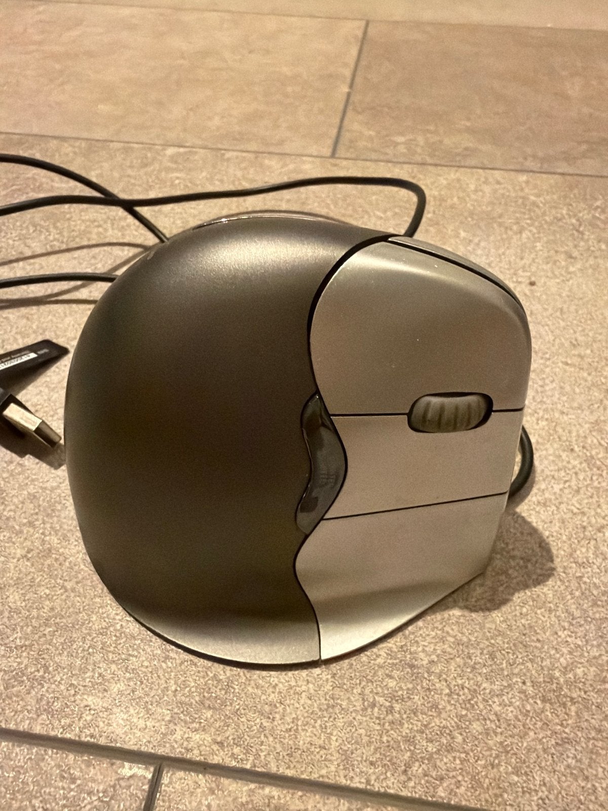 Evoluent VerticalMouse 4 Right - Ergonomische Bedrade Muis, Computers en Software, Rechtshandig, Muis, Gebruikt, Ergonomisch