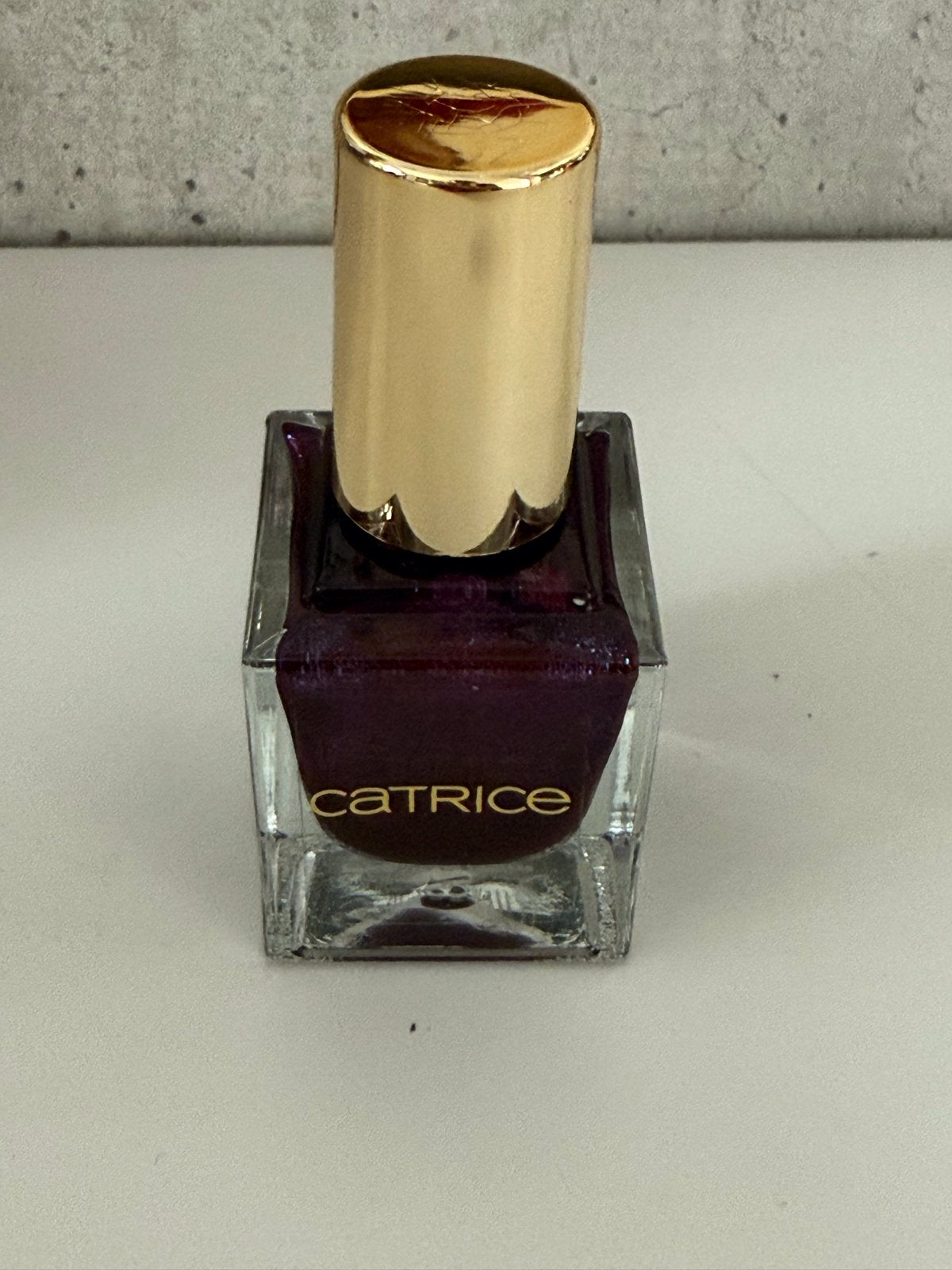 Catrice Nagellak C03 - Dieppaars nieuw, Paars, Nieuw, Ophalen of Verzenden, Handen en Nagels