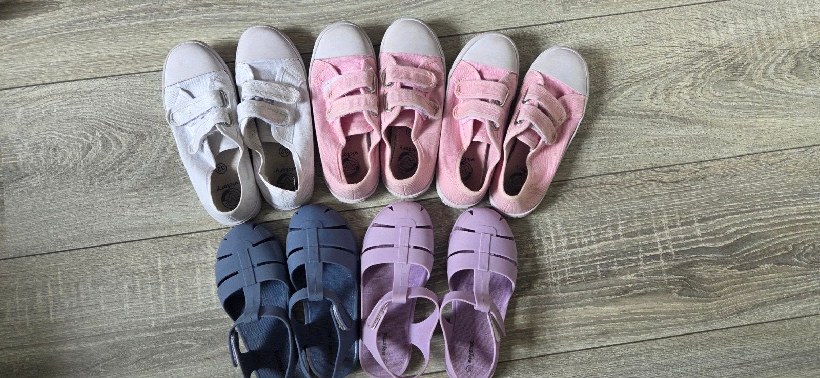 Gymschoenen en waterschoenen klittenband mt 28,29,31,32, Kinderen en Baby's, Kinderkleding | Schoenen en Sokken, Ophalen, Gebruikt