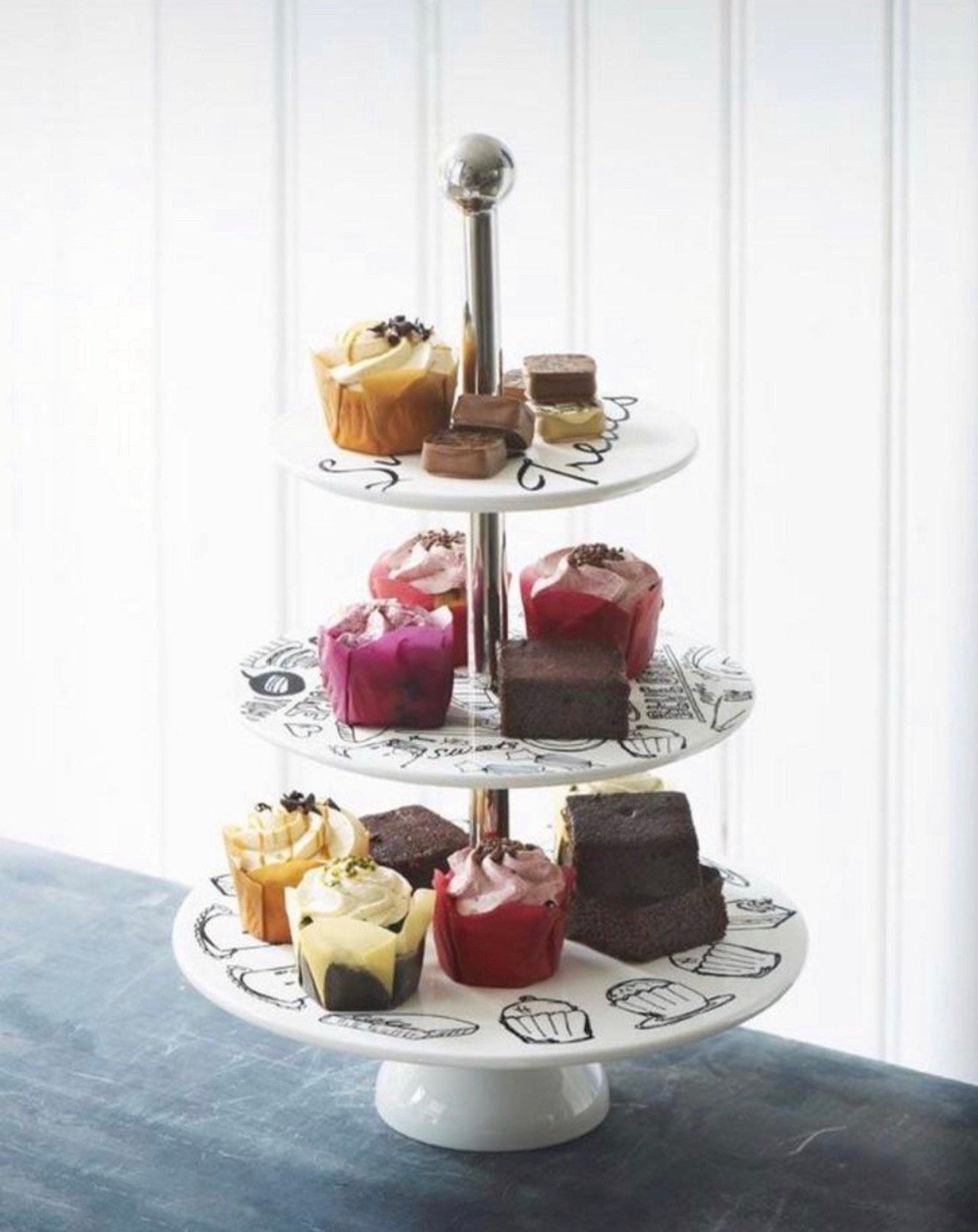 Riviera Maison Porselein Etagère voor Sweets & Treats, Huis en Inrichting, Etagère, Ophalen of Verzenden, Zo goed als nieuw, Steen/keramiek