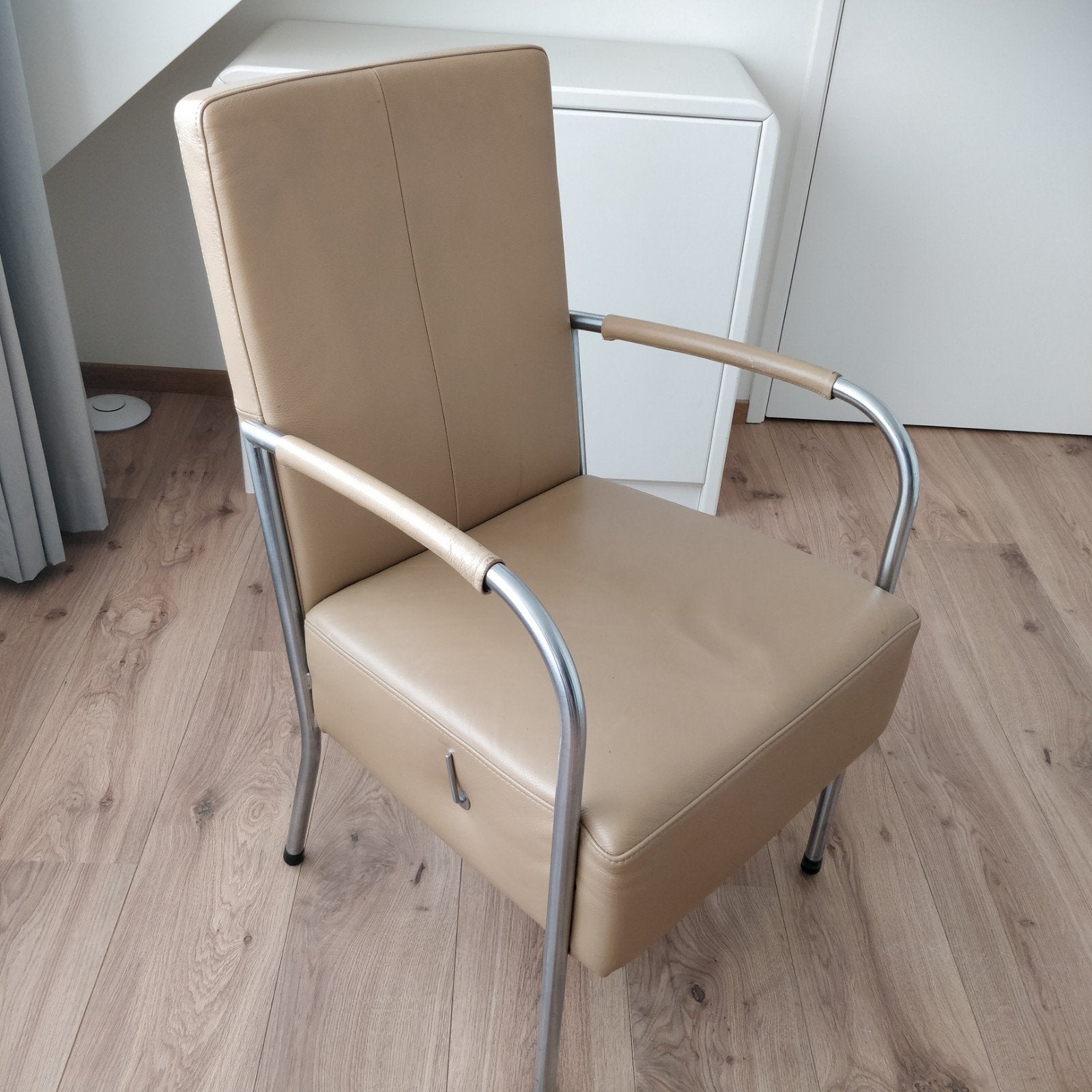 Eetkamerstoel met verstelbare rugleuning, Ophalen, Gebruikt, Bruin, Eén