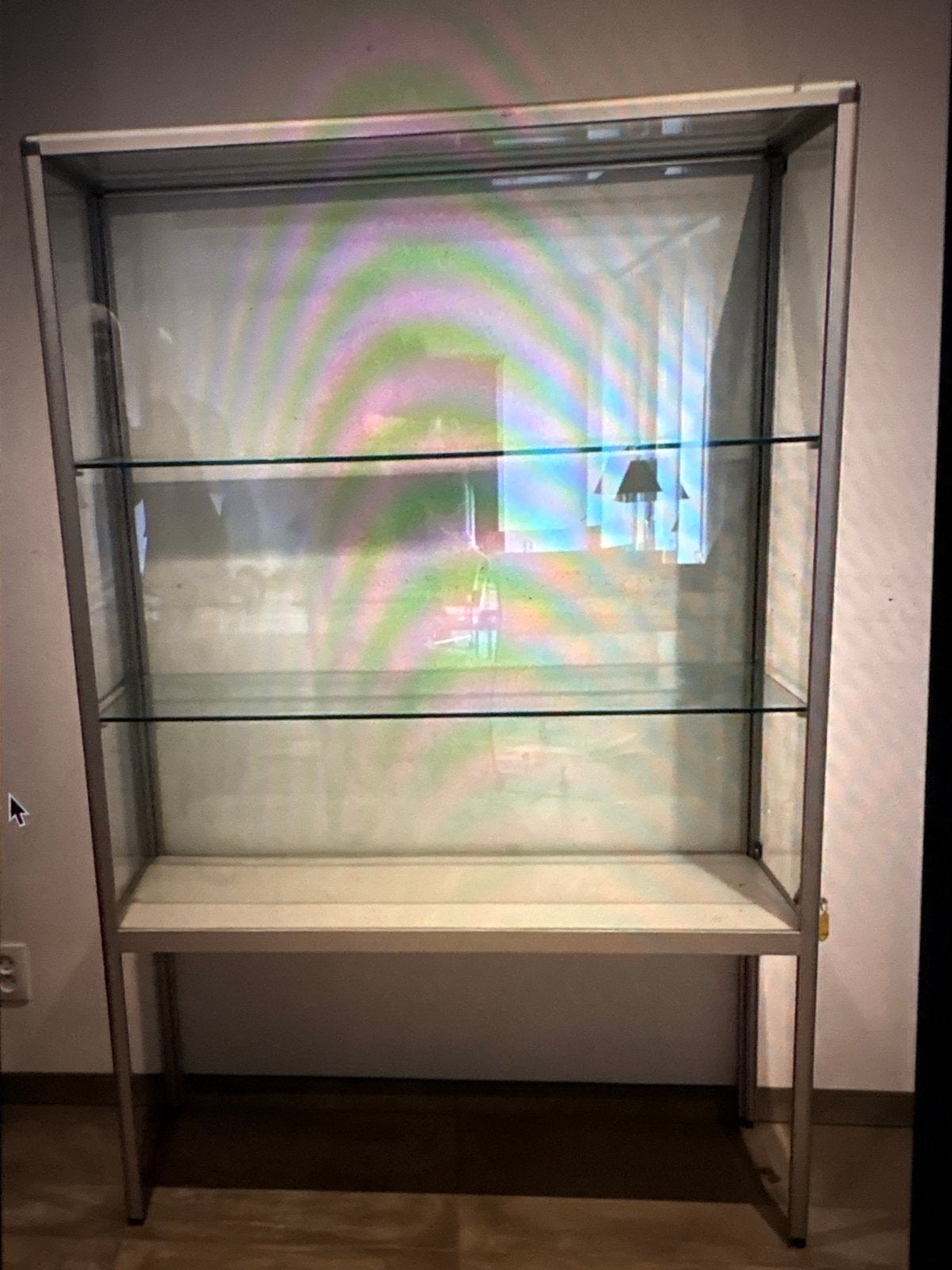 Stevige glazen vitrinekast met slot, Met plank(en), Gebruikt, Glas, Modern