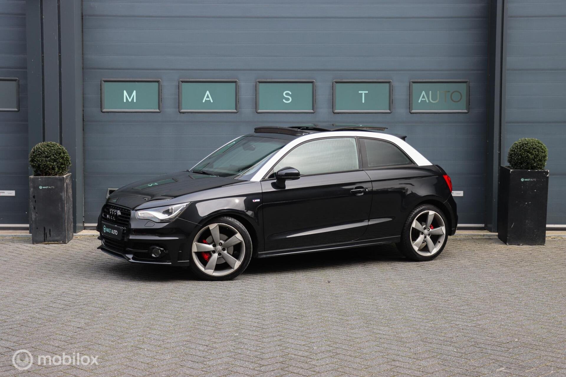Audi A1 1.4 TFSI S-line|BOSE|PANO|StoelVerwam|Cruise|Climate, Auto's, Zwart, 4 cilinders, 1165 kg, 4 stoelen