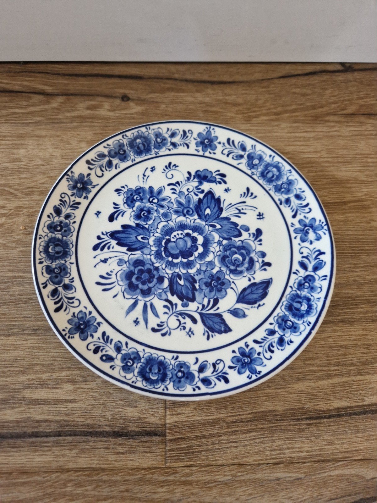 Royal Goedewaagen wandbord bloemen 19 cm
Handgeschilderd
In, Ophalen of Verzenden