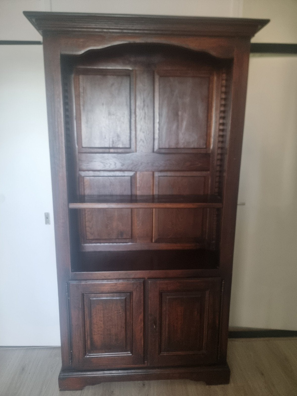 Eikenhouten kast (Gaat bijna weg), Ophalen, 25 tot 50 cm
