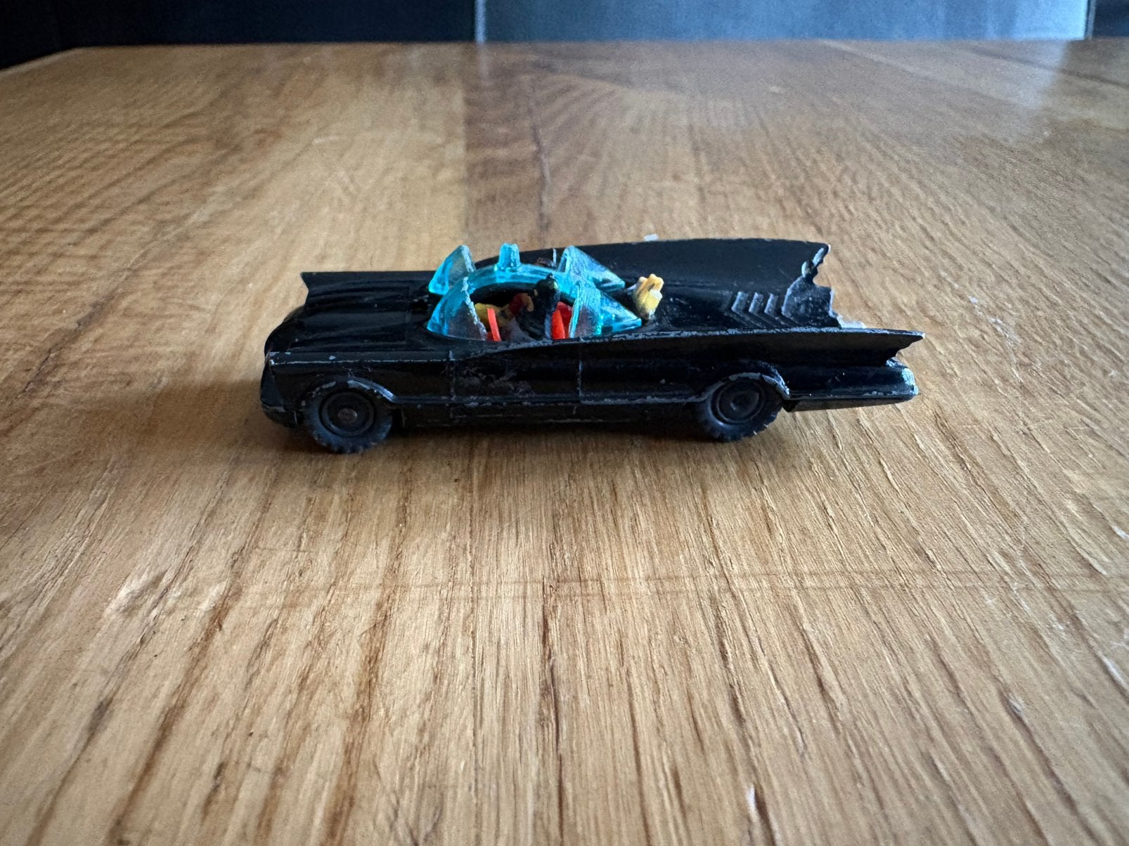 Vintage Husky Batmobile 1002 (1966) Met Batman & Robin, Ophalen of Verzenden, Zo goed als nieuw, Auto