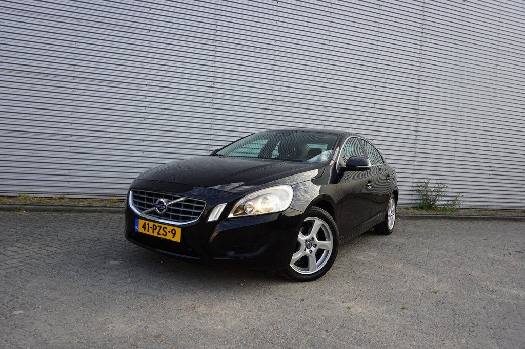 Volvo S60 1.6 T4 Momentum AUTOMAAT - Climate / Navi / Cruise, Auto's, Volvo, Bedrijf, Te koop, S60, ABS, Airbags, Airconditioning