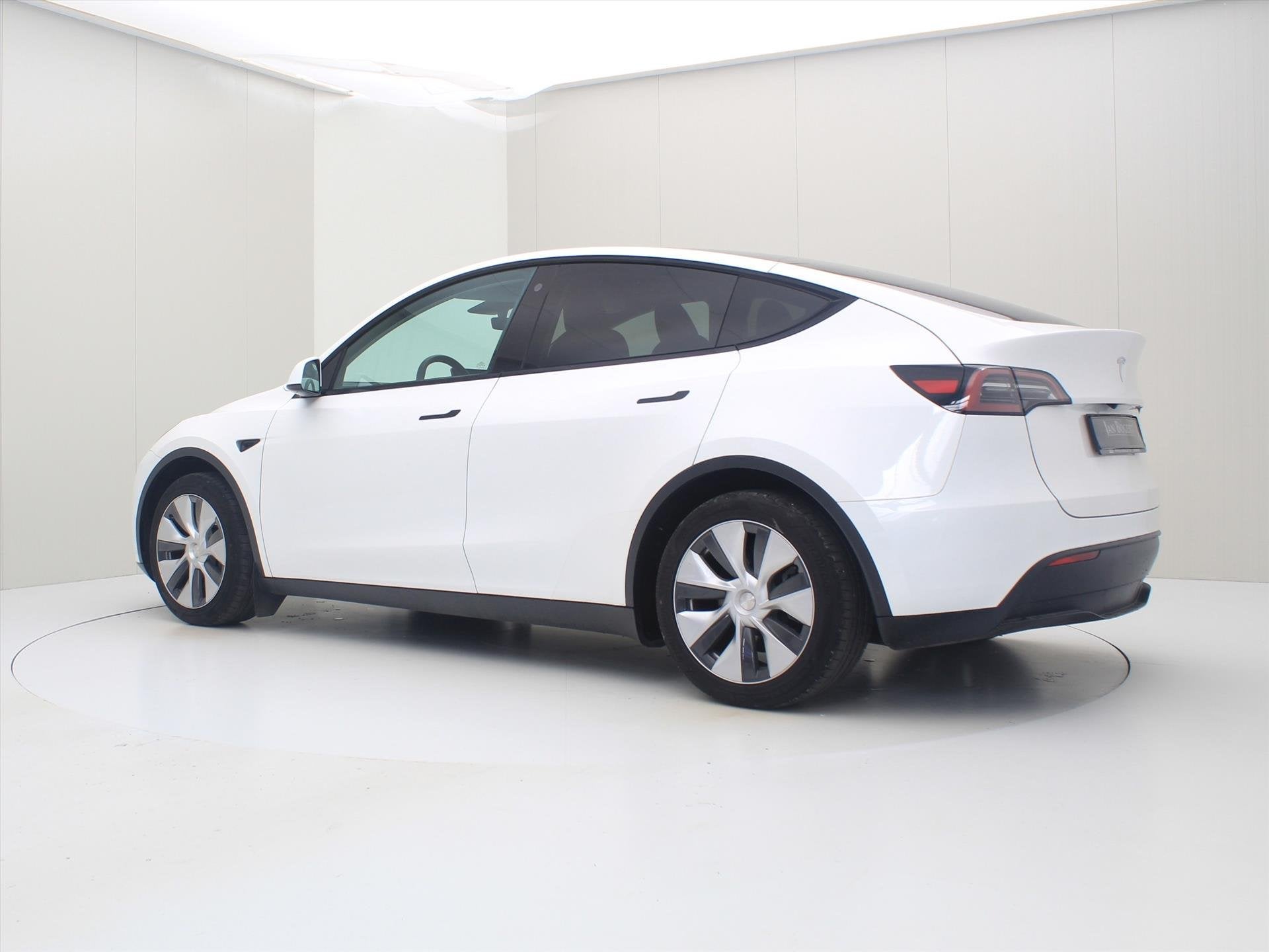 Tesla Model Y Standard RWD Plus 94.5% SoH [ AMD RYZEN+AUTOPI, Automaat, Gebruikt, Zwart, Wit