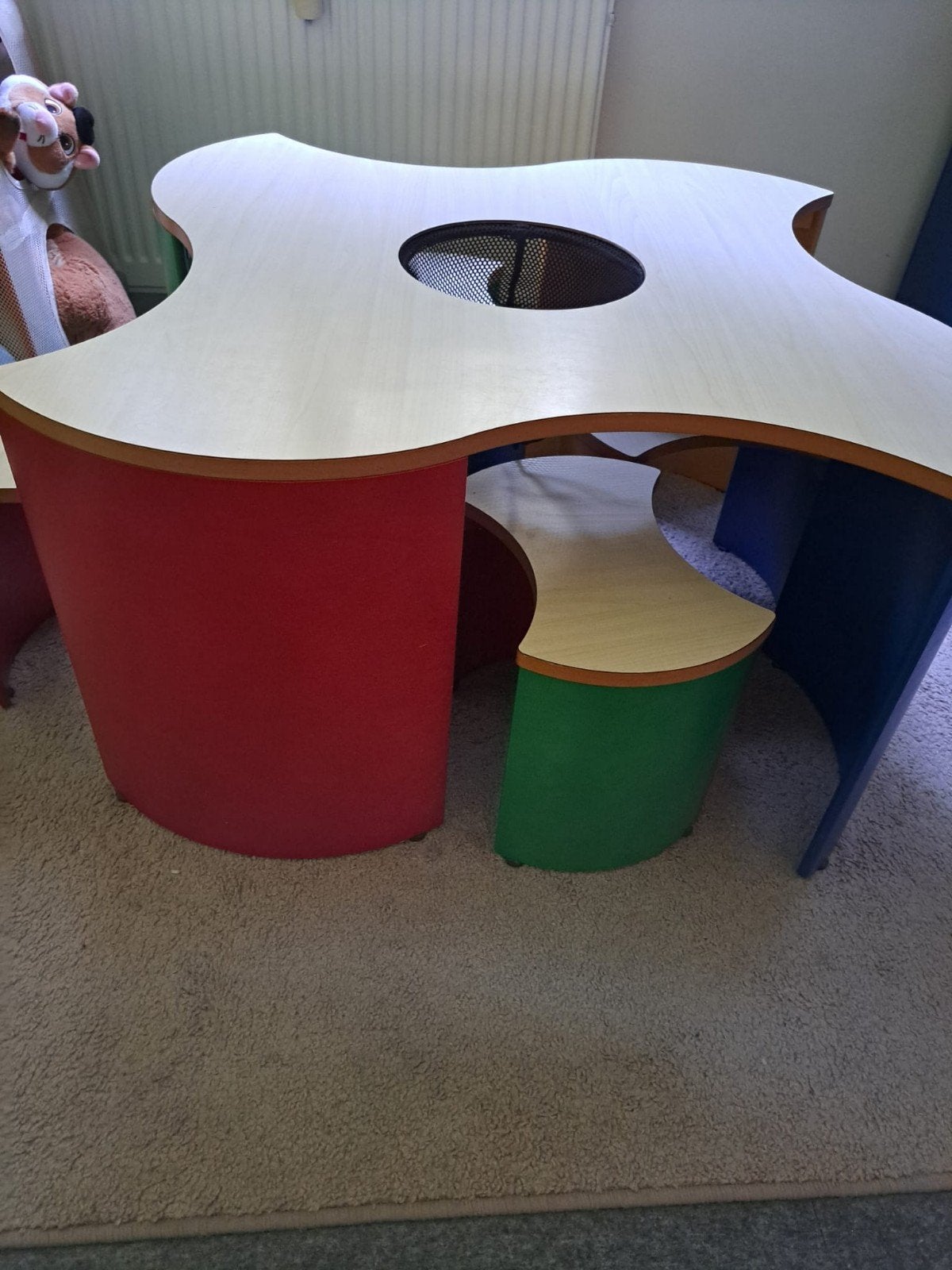 Lego tafel met 4 krukjes - Kleurrijk speelplezier, Ophalen, Zo goed als nieuw, Tafel(s) en Stoel(en)