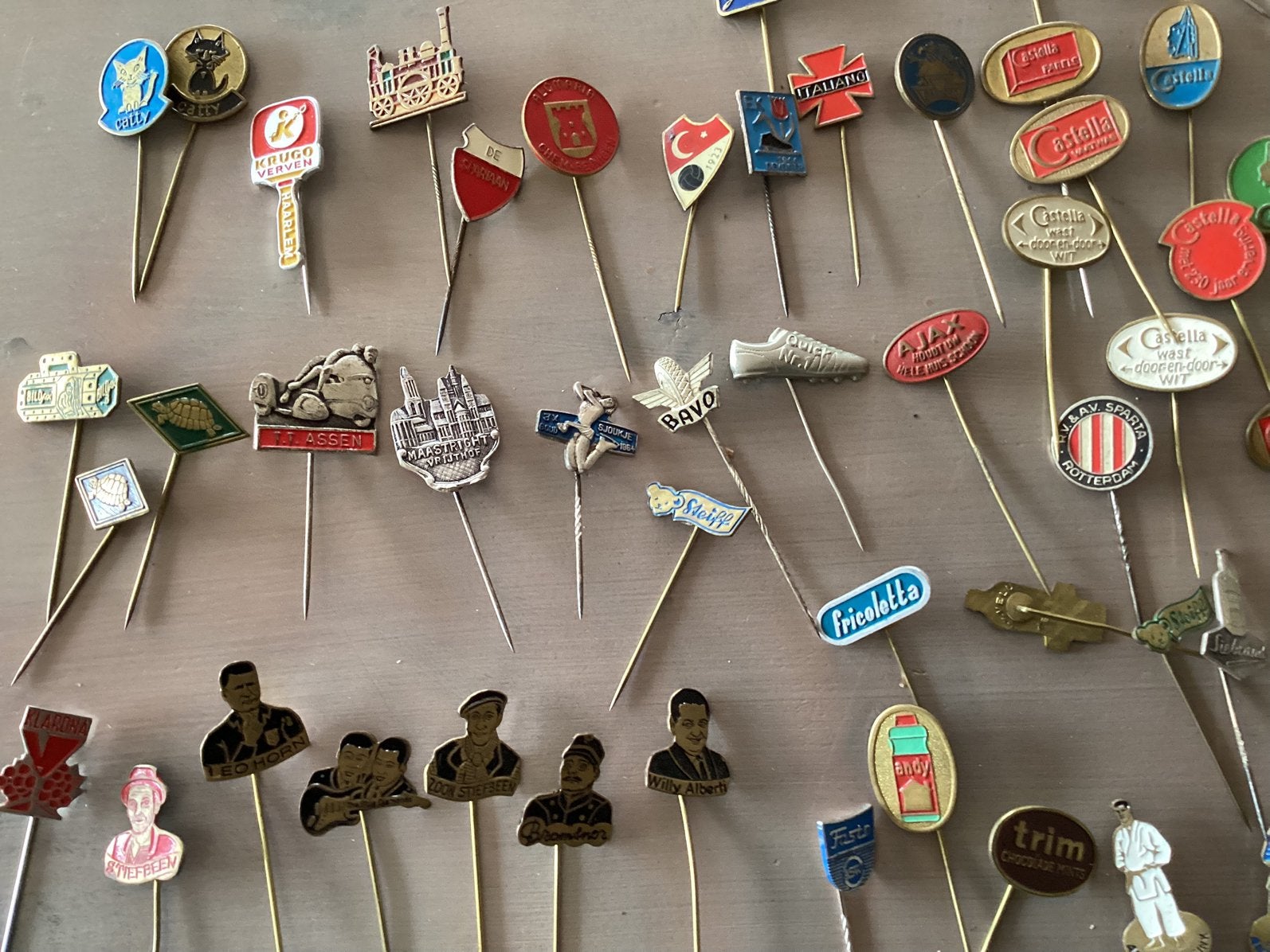 Verzamelingen speldjes, Verzamelen, Ophalen of Verzenden, Gebruikt, Merk, Speldje of Pin