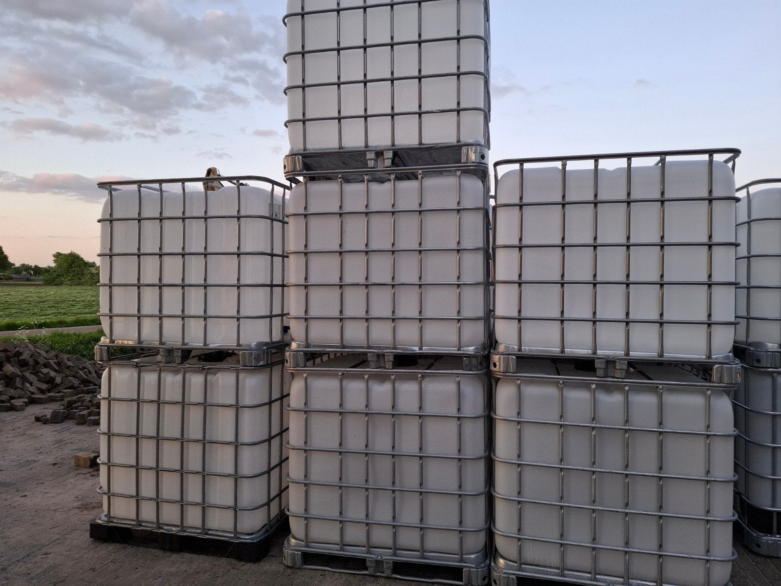 Ibc vaten 1000 liter vat regenton moestuin drinkbak, Tuin en Terras, Regentonnen, 150 liter of meer, Ophalen