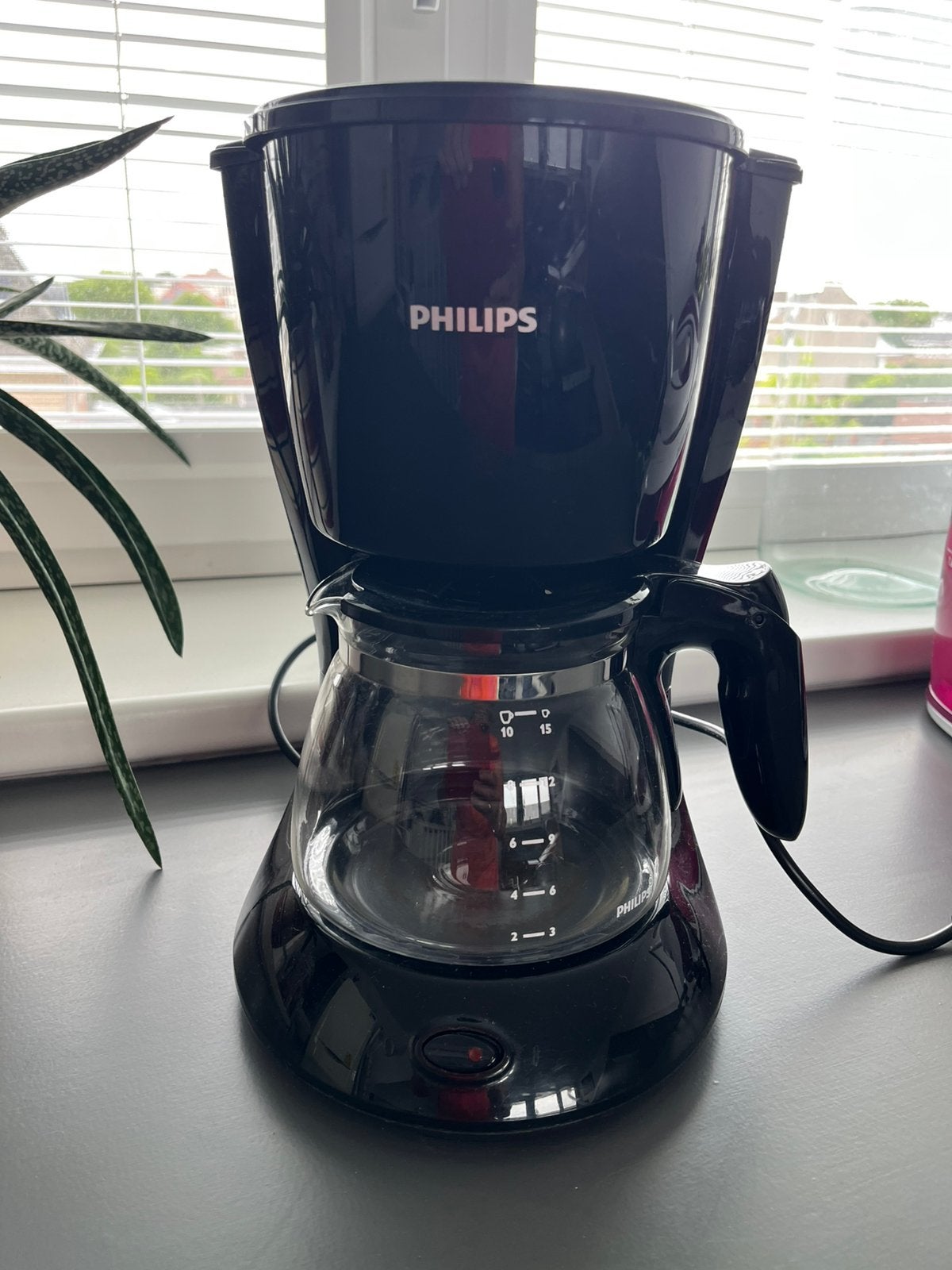 Philips filterkoffieapparaat zwart, Witgoed en Apparatuur, Koffiezetapparaten, Gebruikt, 10 kopjes of meer, Koffiemachine, Gemalen koffie