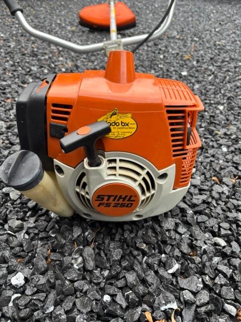 Stihl FS 250 benzine bosmaaier van eerste eigenaar., Tuin en Terras, Bosmaaiers, Ophalen, Zo goed als nieuw, 30 tot 50 cm, Stihl