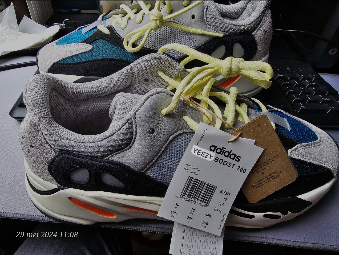 Adidas Yeezy Boost 700 Wave Runner - Nieuw in doos 44, Overige kleuren, Nieuw, Ophalen of Verzenden, Sneakers of Gympen