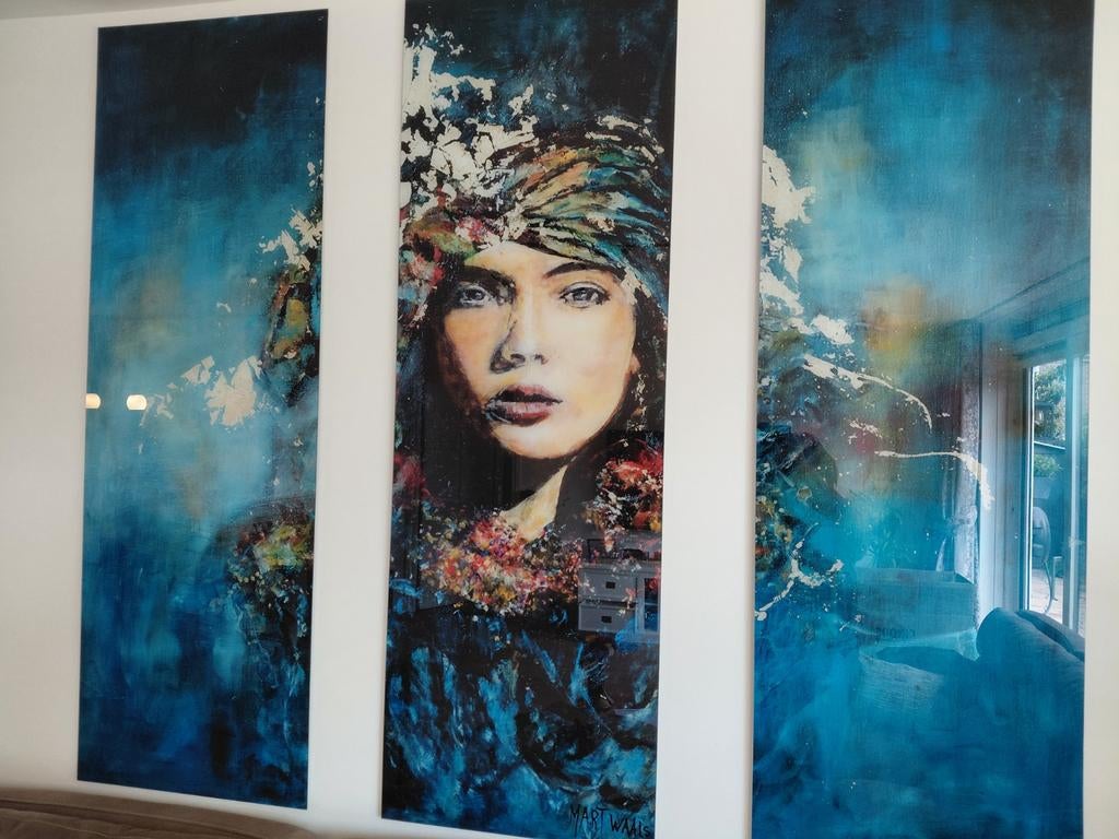 Modern drieluik schilderij: Vrouwenportret in blauwtinten, Ophalen