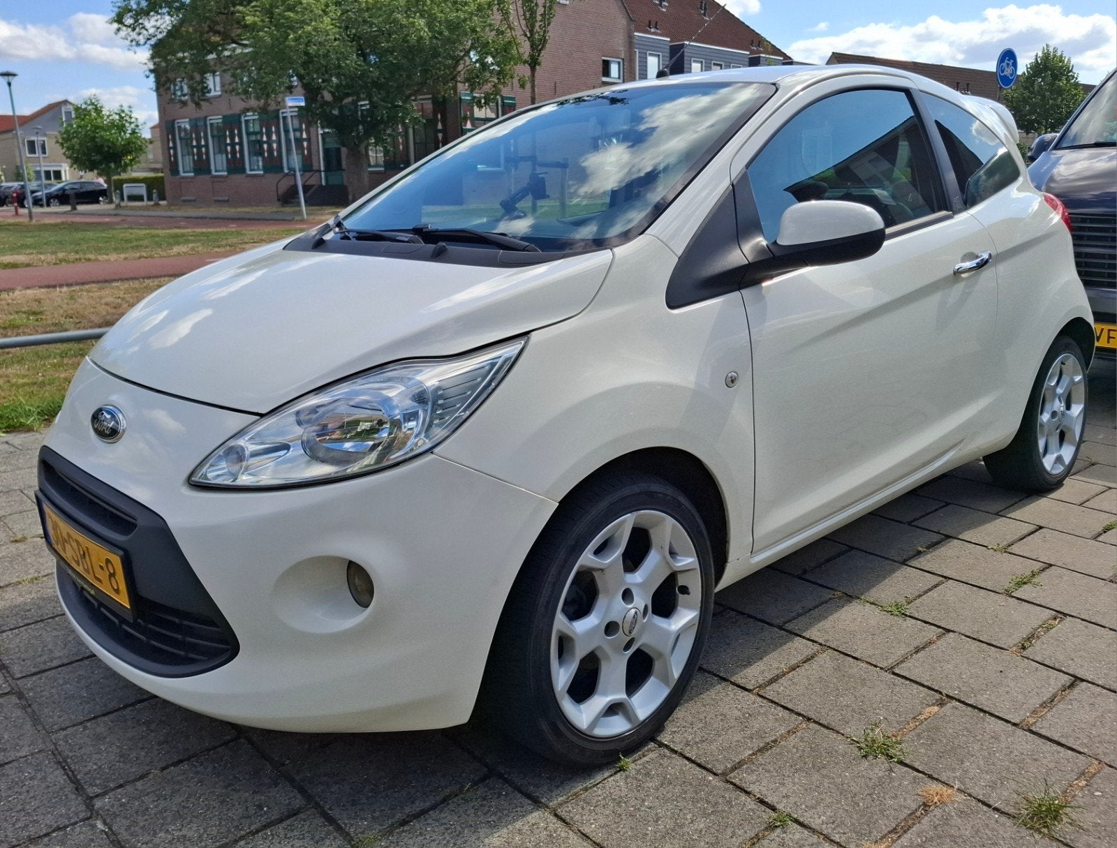 Ford Ka 1.2 Titanium X - 2011- s/s - airco - APK Augustus, Auto's, Voorwielaandrijving, 1242 cc, 4 cilinders, 4 stoelen