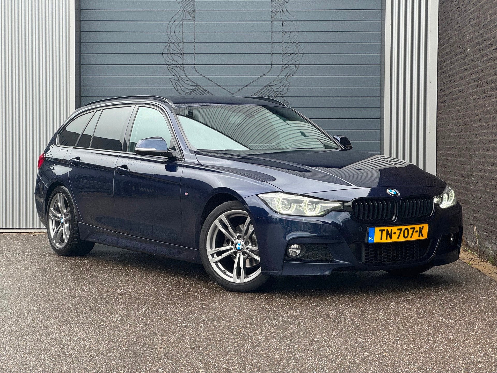 BMW 3-serie Touring 320i M-Sport Digitaal Dashboard|Leer|Nap, Automaat, Achterwielaandrijving, 4 cilinders, Blauw