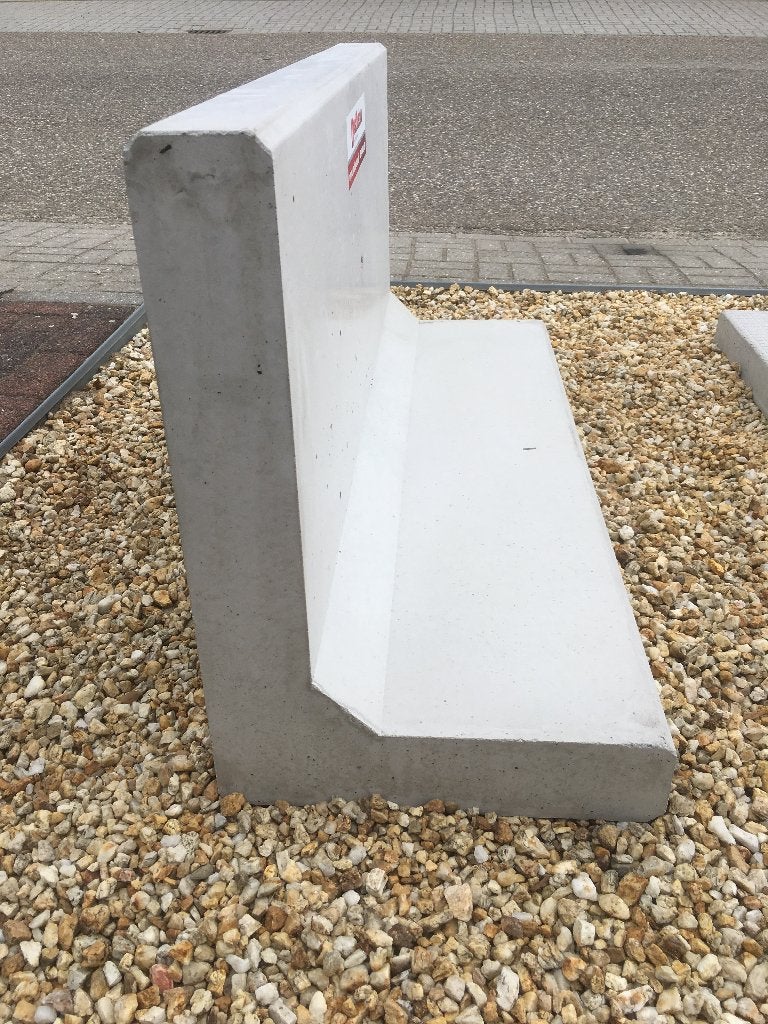 keerwand beton wand L-wand afscheiding hoogteverschil, Ophalen, Nieuw