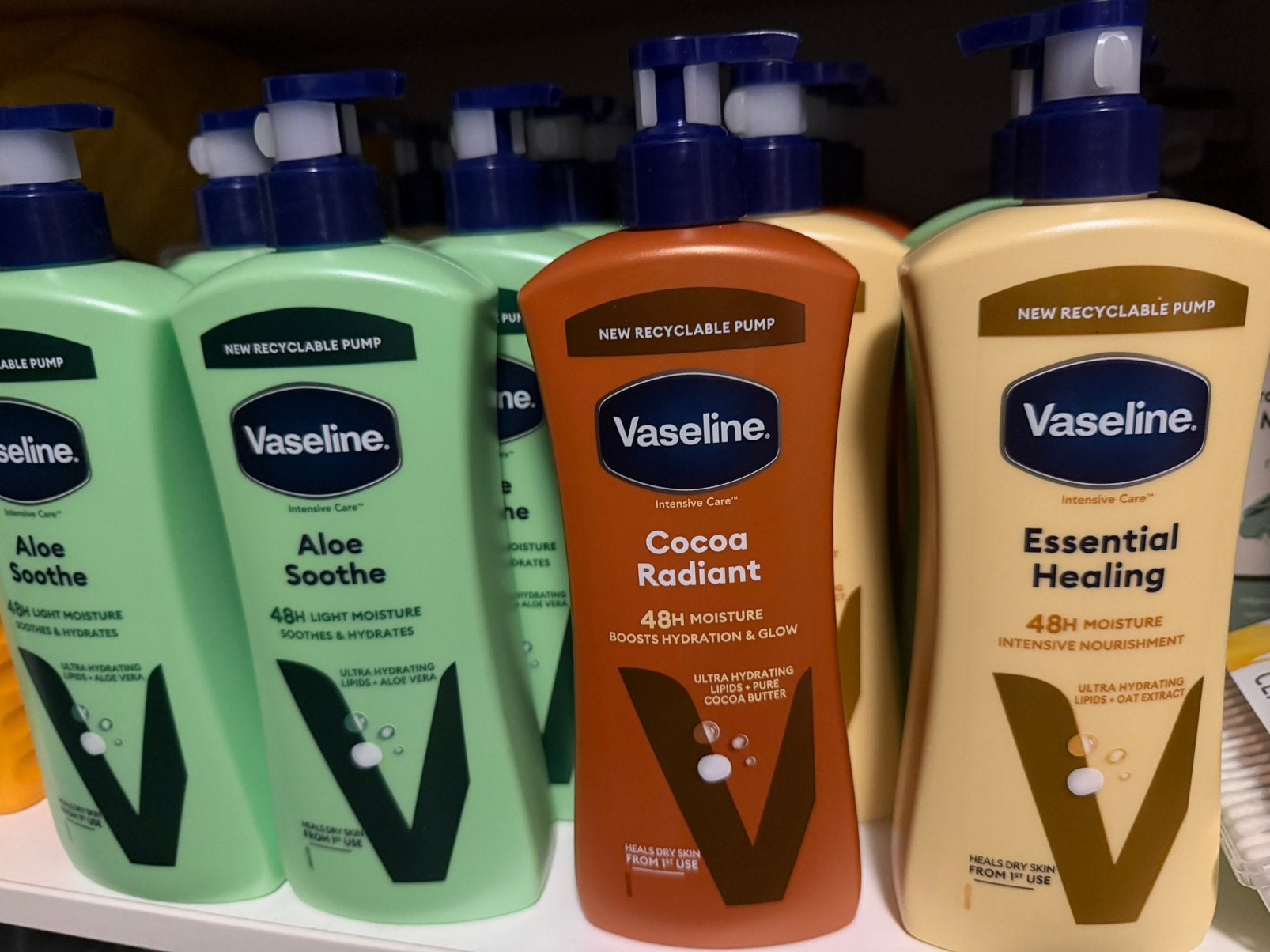 Vaseline body lotion groot verpakking (600ml), Ophalen, Zo goed als nieuw, Bodylotion, Crème of Olie