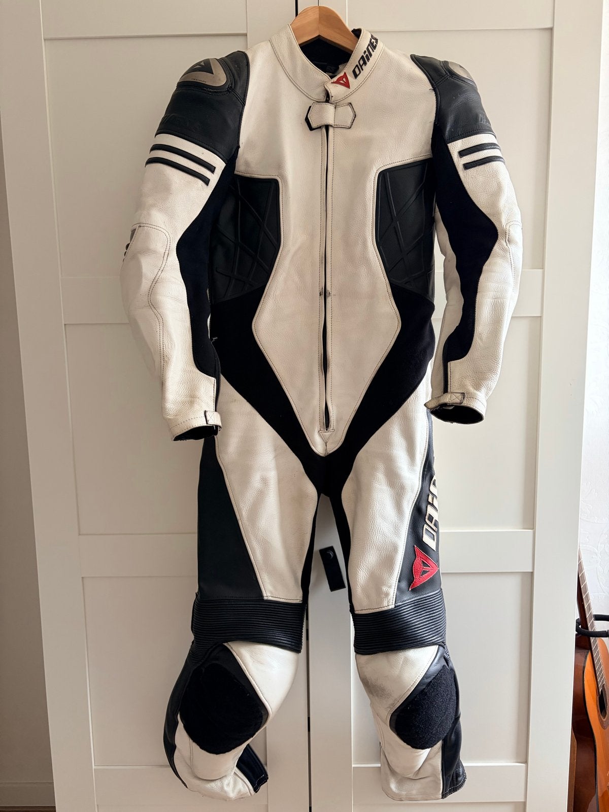 Dainese Motorpak Leer Zwart/Wit Maat 42, Motoren, Kleding | Motorkleding, Ophalen of Verzenden, Tweedehands, Heren, Combipak