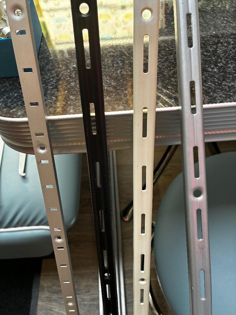 Wandrailsysteem diverse maten, Huis en Inrichting, Woonaccessoires | Wandplanken en Boekenplanken, Ophalen, Gebruikt