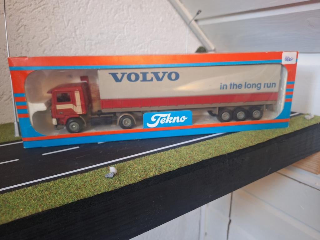 VOLVO F10.       DEMO.        TEKNO, Ophalen of Verzenden, Nieuw, Bus of Vrachtwagen, Tekno
