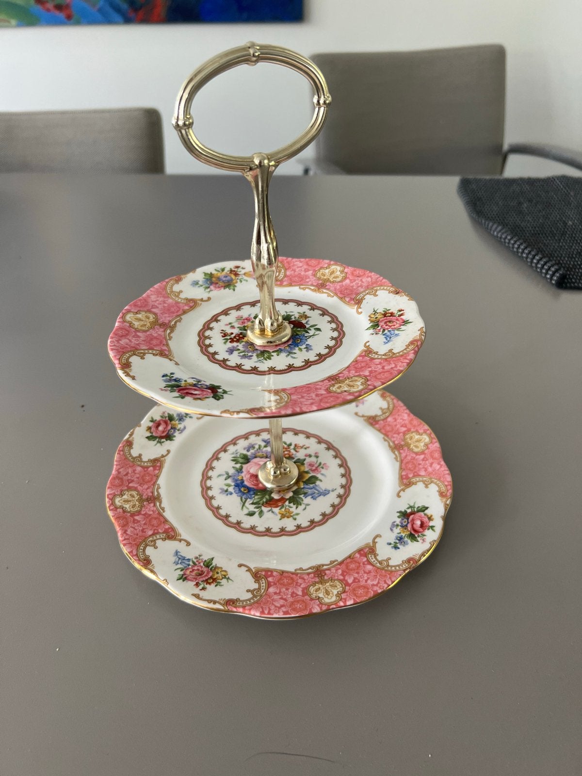Royal Albert Lady Carlyle etagere - 2-laags, Klassiek, Overige typen, Ophalen of Verzenden, Zo goed als nieuw
