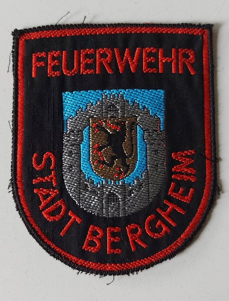 Brandweer emblemen 2, Verzamelen, Overige Verzamelen, Verzenden, Gebruikt