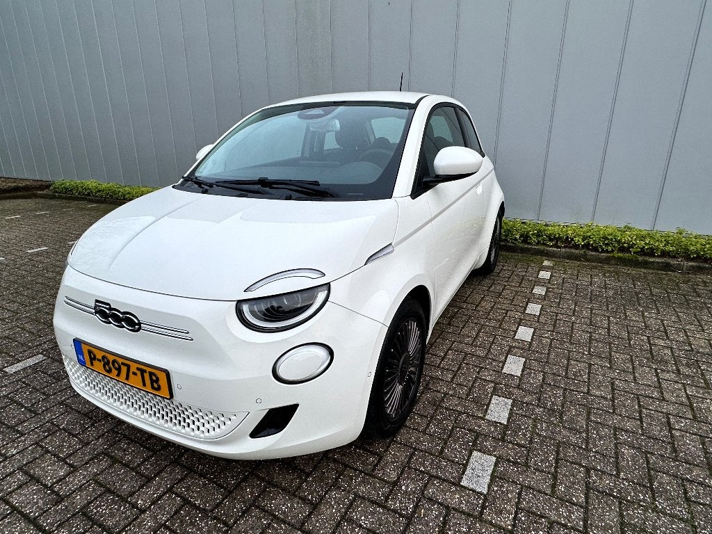Fiat 500e ICON 42kWh 118pk Aut 2021 Wit bijna nieuw!
