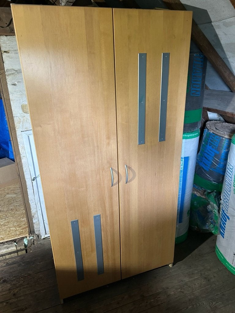 Houten kast met planken en lades, Ophalen