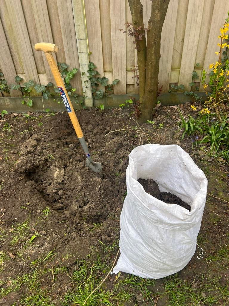 Gratis 30-40 zakken goede biologische tuinaarde, Ophalen, Tuinaarde