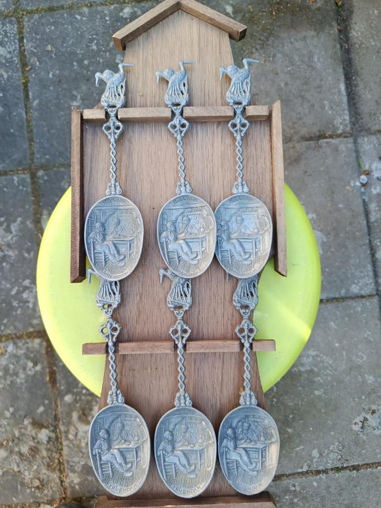 Twee Vintage lepelrek met 6 tinnen lepels en 12 lepels, Ophalen of Verzenden