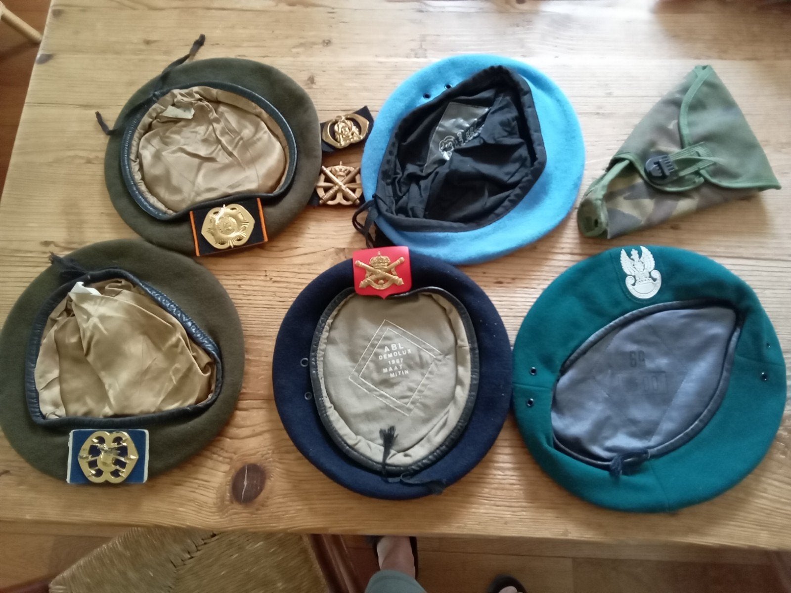 Oude Leger baretten, Verzamelen, Ophalen of Verzenden