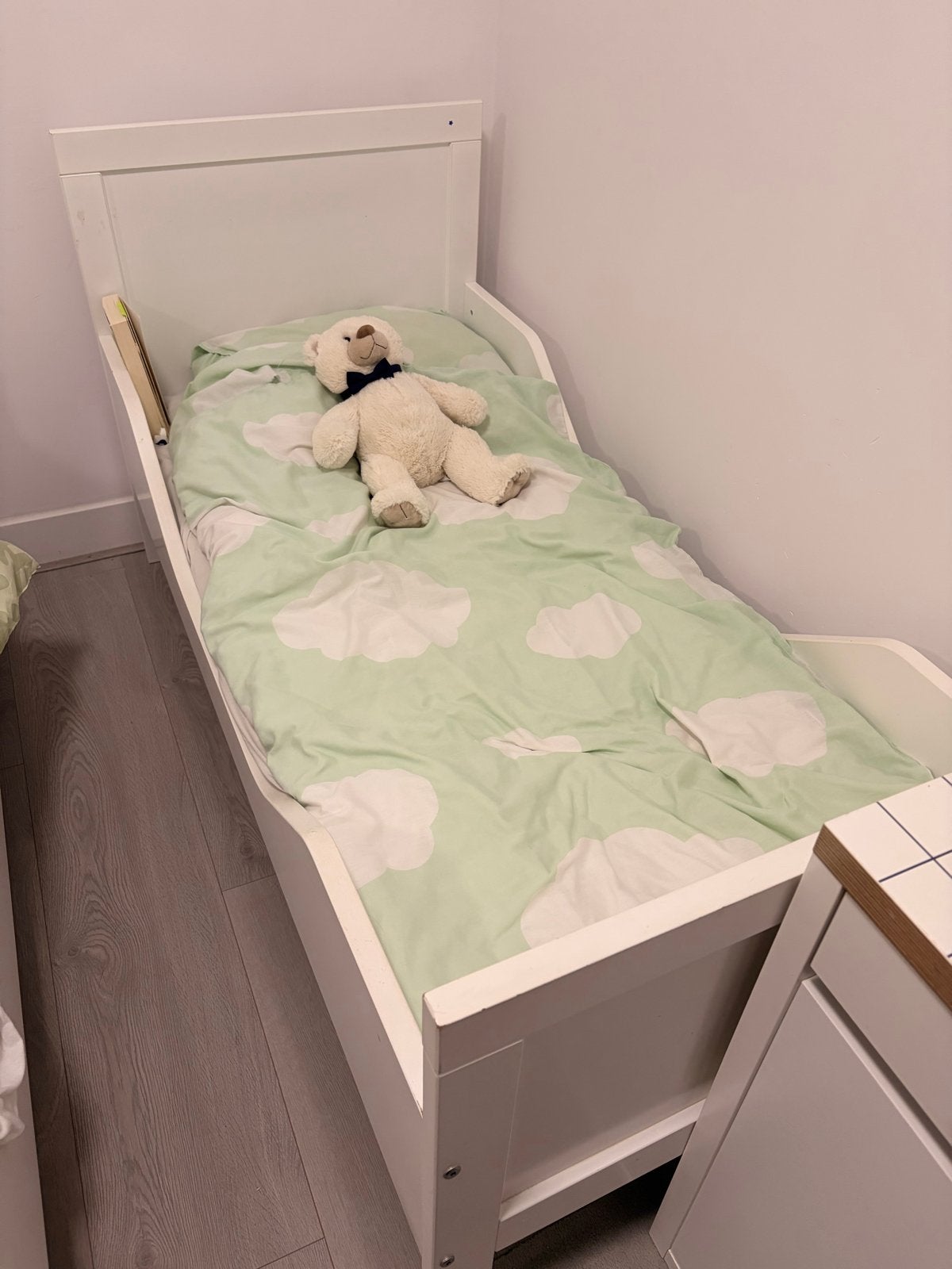 Drie kinderbedden inclusief matras (ook los te koop), Gebruikt, Eenpersoons, Wit, Ophalen of Verzenden
