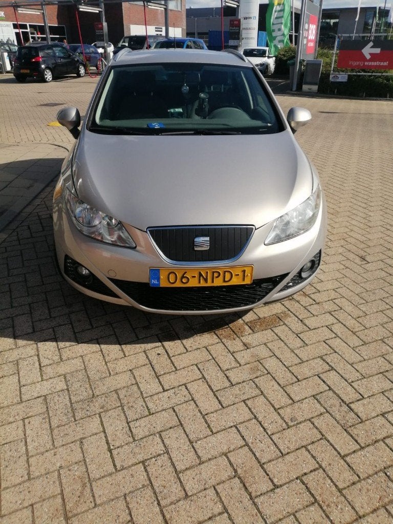 Seat Ibiza 1.2TDI 55KW Ecomotive ST 2010 Beige, Auto's, Voorwielaandrijving, 74 pk, Origineel Nederlands, Grijs