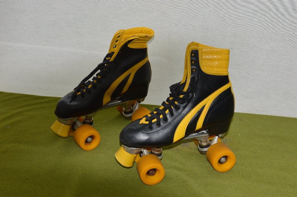 Vintage rolschaatsen/ rollerskates jaren 80 mt 39 zwart/ gee, Sport en Fitness, Skeelers, Overige merken, Gebruikt, Kinderen, Ophalen of Verzenden