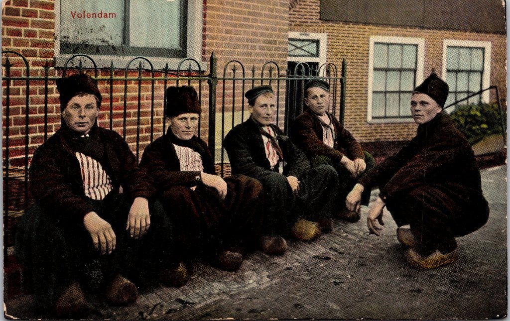 Volendam - 12 antieke ansichtkaarten Klederdracht II, Verzenden, Voor 1920, Gelopen, Noord-Holland