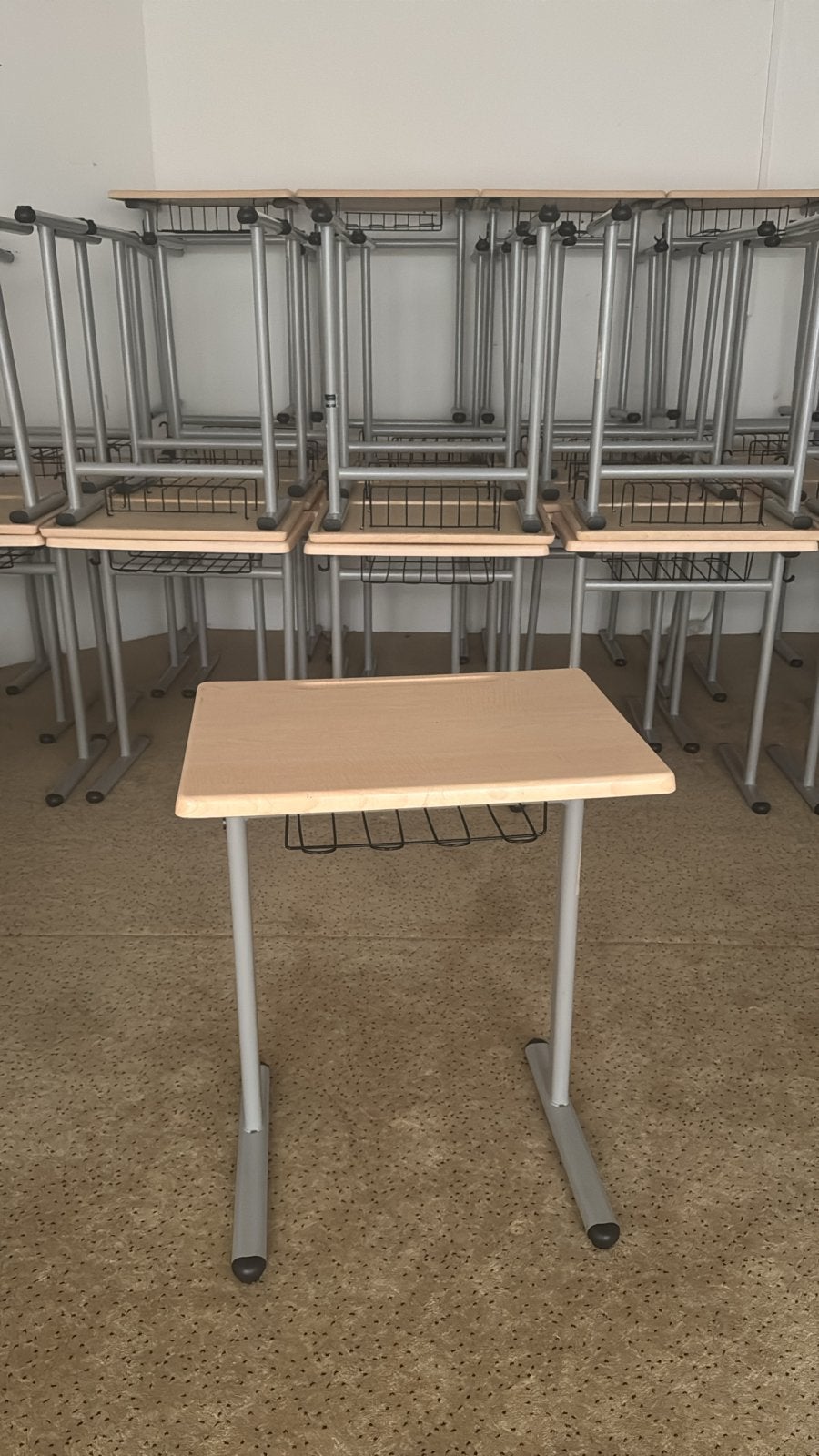 51x Kleine schoolbureaus 65x45 cm - Ideaal voor klaslokaal, Ophalen, Gebruikt, 50 tot 100 cm, Minder dan 100 cm