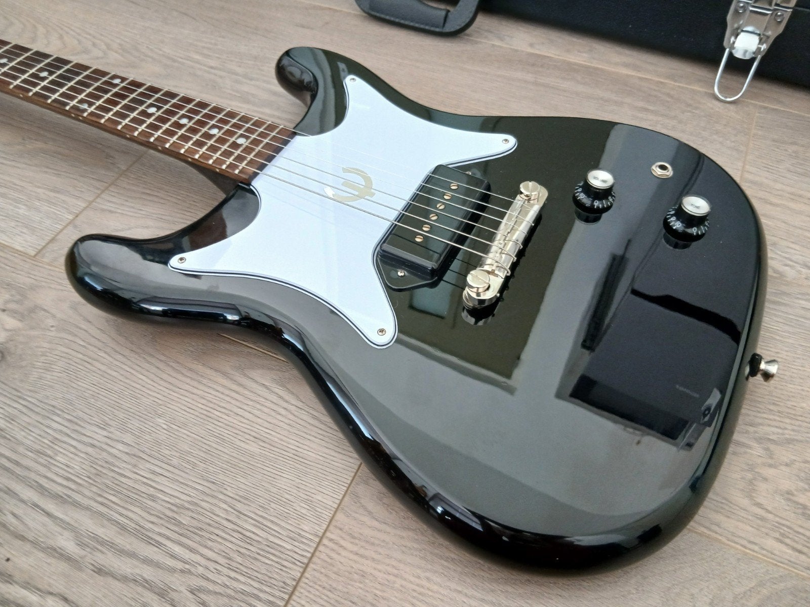 Epiphone Coronet + case & upgrades, Ophalen, Zo goed als nieuw, Solid body, Epiphone