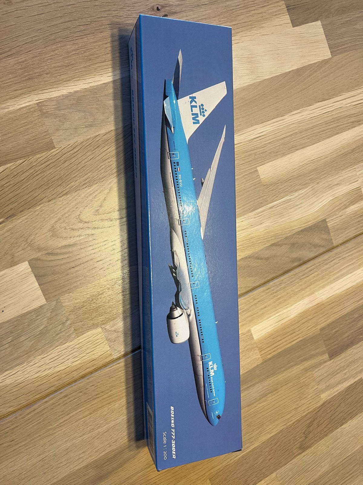 KLM Boeing 777-300ER Schaalmodel 1:200, 1:200 of kleiner, Nieuw, Vliegtuig, Ophalen