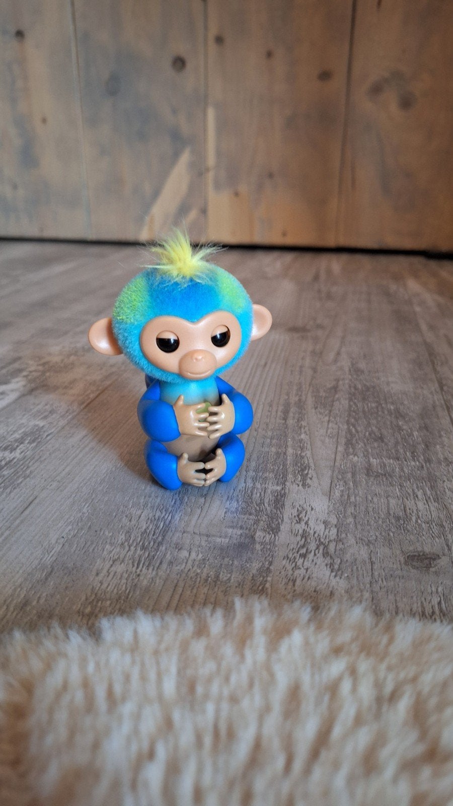 Interactieve Fingerlings aapje - Blauw met geel haar, Ophalen of Verzenden, Gebruikt, Jongen of Meisje
