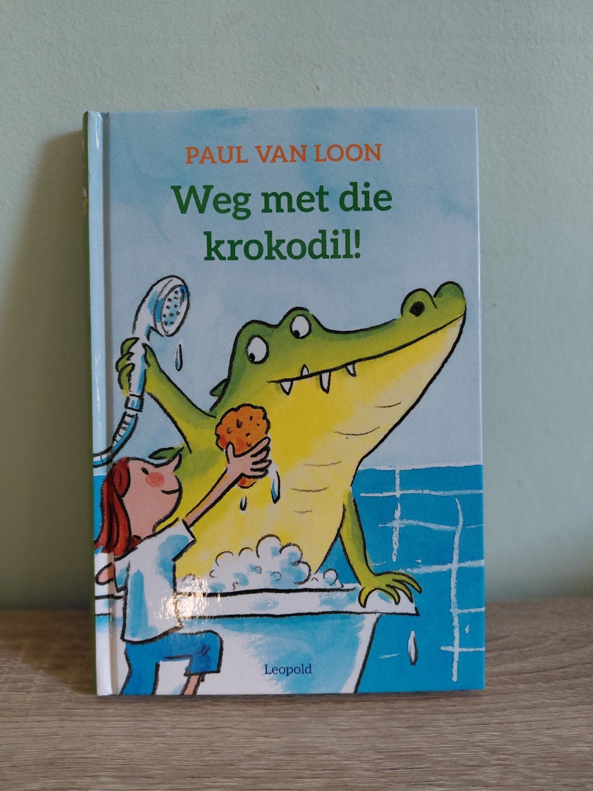 Weg met die krokodil! - Paul van Loon (kinderboek), Ophalen of Verzenden, Zo goed als nieuw, Paul van Loon, Fictie algemeen